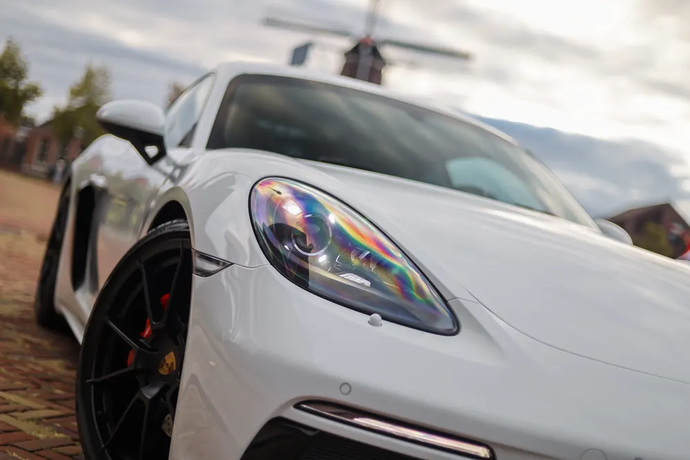 Witte 718 Cayman